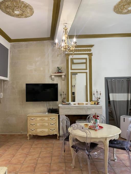 Magnifique Appartement Plein Coeur Avignon Intra-Muros Exterior photo